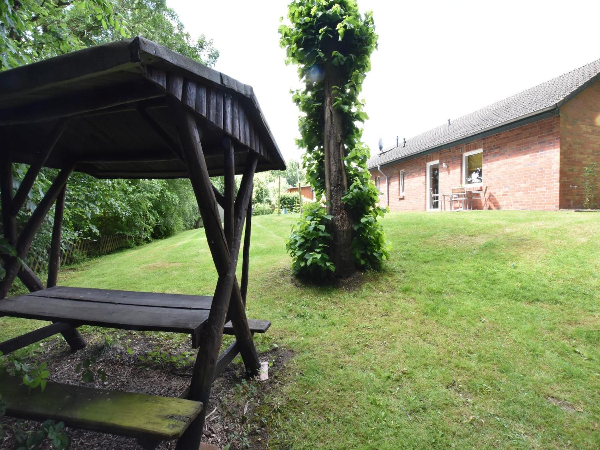 Farm Holiday Home In Damshagen With Garden クリュツ エクステリア 写真